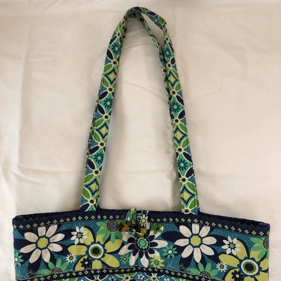 Vera Bradley Daisy Daisy Tote - Picture 5 of 5